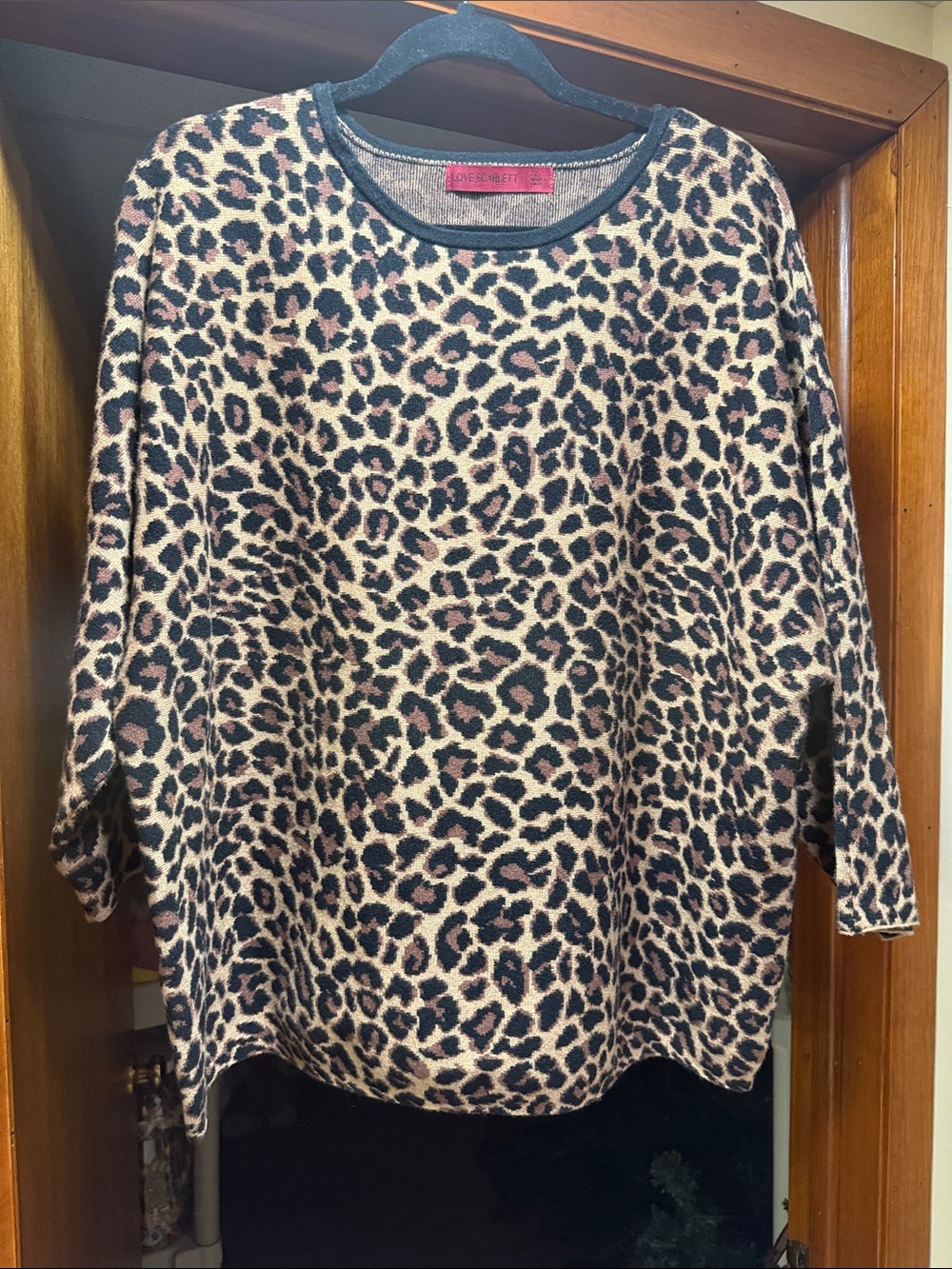 Leopard Print Long Sleeve Women's Top - Neutral